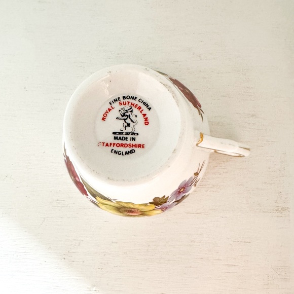 Vintage Royal Sutherland Fine Bone China “Staffordshire” Teacup & Saucer - Picture 5 of 6